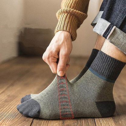 😍🧦【10 párů】Antibakteriální, deodorační a teplé vlněné ponožky na podzim a zimu.