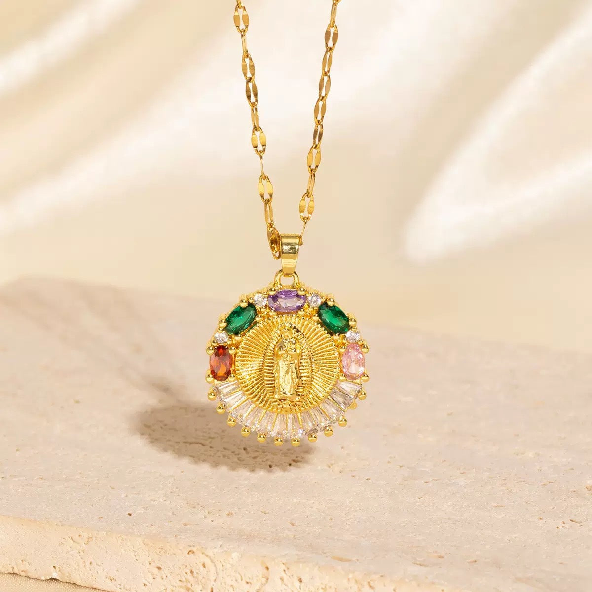 ✨Luxusní náhrdelník, pozlacený náhrdelník s reliéfním motivem Panny Marie